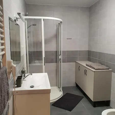 Apartman Ostrov Nad Oslavou *